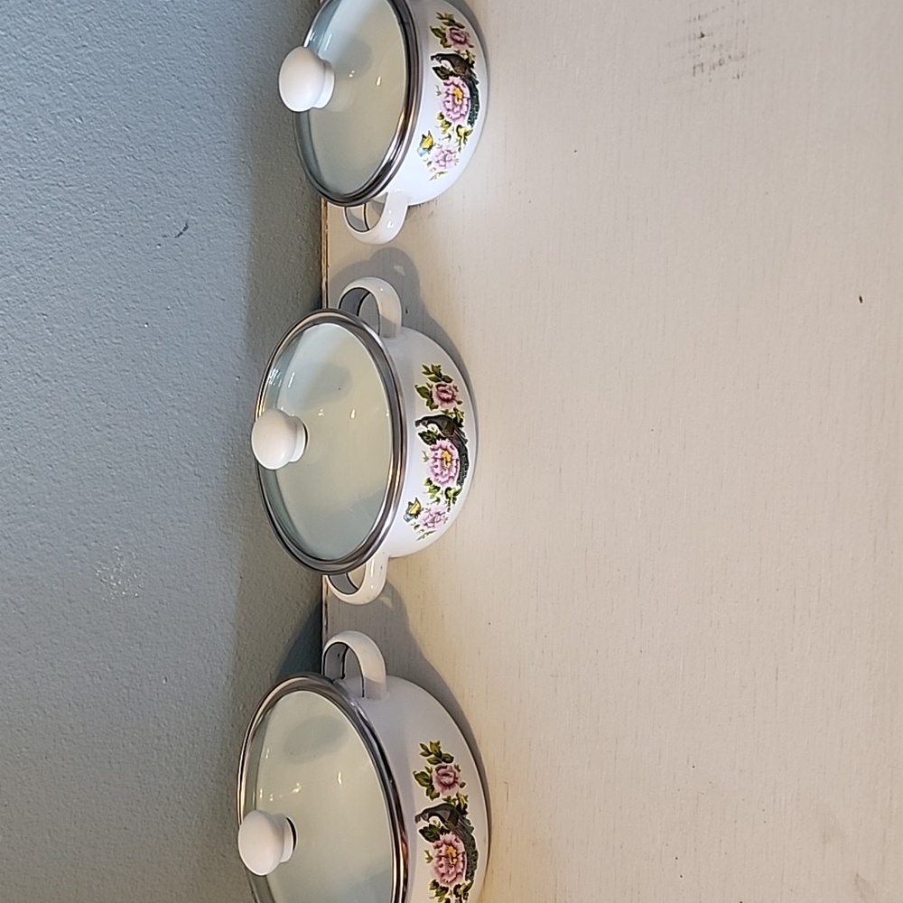 Vintage Floral Enamel Cookware Set - White with Pink and Green Accents - Picture 4 of 7